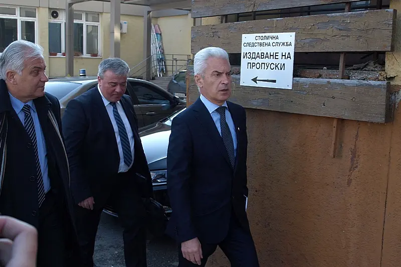 Сидеров пристига в следствието