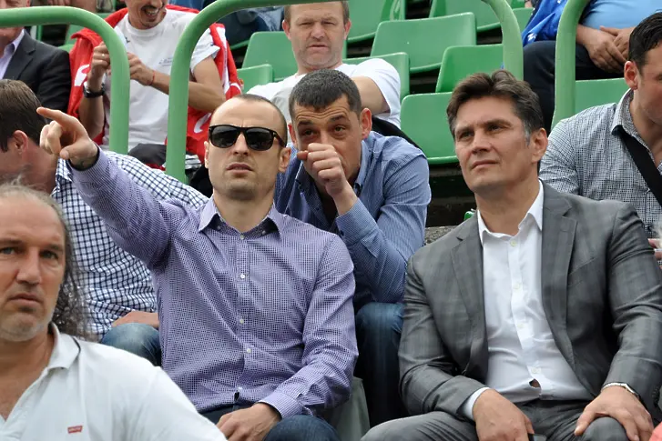 Бербатов награди деца на турнир в родния си град