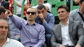 Бербатов награди деца на турнир в родния си град