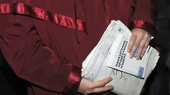Гадателка на съд за неплатени данъци върху 50 хил. лв. приходи