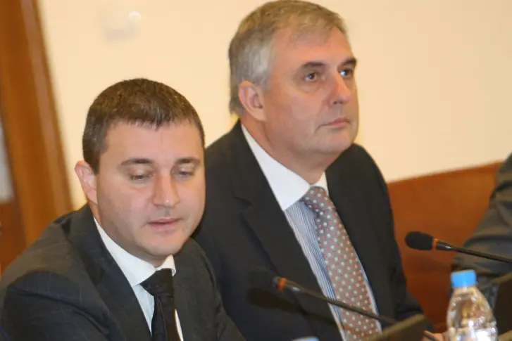Калфин за пенсионните добавки: Ще обсъждаме и ще видим
