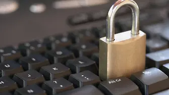 Трябва ли държавата да ни следи в интернет: 40% са