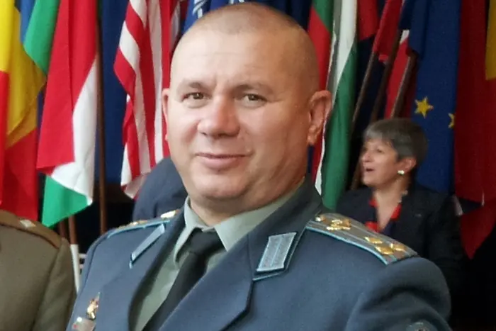 Генерал Шивиков отива на съд - не дал одеяла и якета на афганистанци