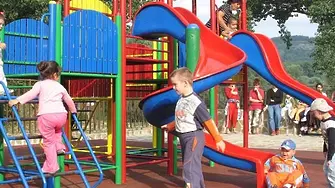 Наредби за прием в детски градини - незаконни