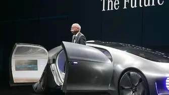 Mercedes подготвя самоуправляващи се таксита