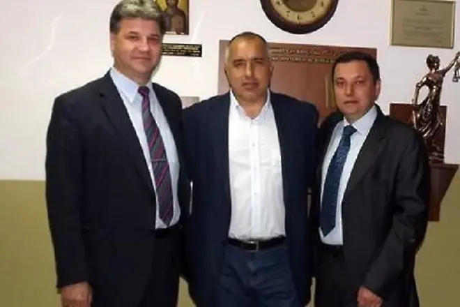 Кой ли пък да е информаторът на Борисов...