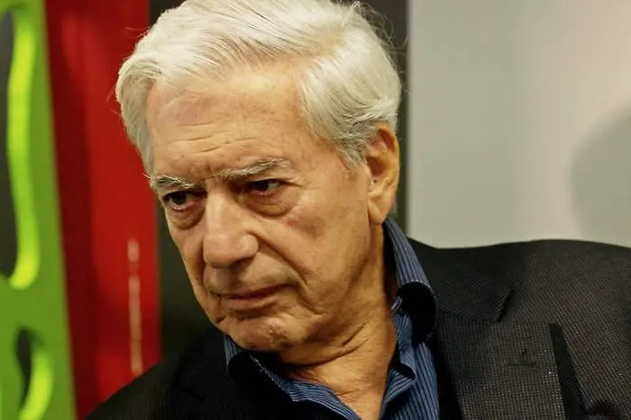 И Марио Варгас Льоса изплува от Панамския канал