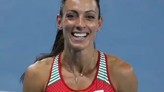 Ивет Лалова със 