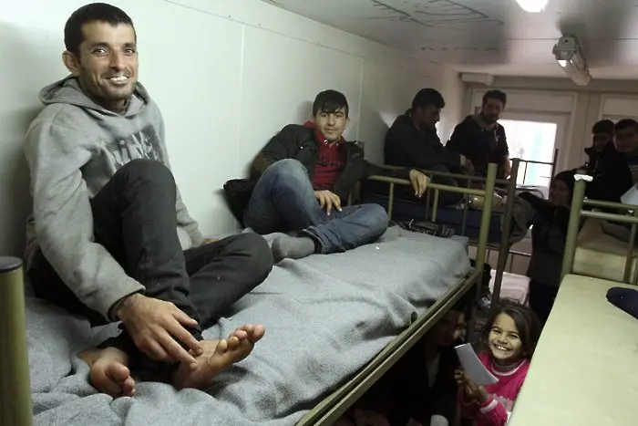 Съветът на Европа: България държи мигранти до месец в ареста