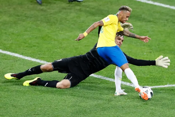 Бразилия и Швейцария продължават, Сърбия си тръгва (СНИМКИ)