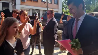 Нови министри - когато Петков намери 12 гласа. В което е убеден