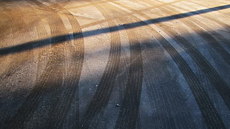 Сняг затрупа Предела - има закъсали камиони