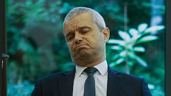 Костадинов горд със сина си, агитирал за референдума в училище и раздавал