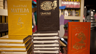Роалд Дал остава и в класическия си вариант. Читателите ще решават