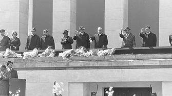 Под строй. Или как всеки да заеме своето място в стадото