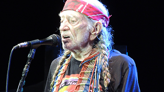 On The Road Again... Уили Нелсън тръгва на турне на 90 г.