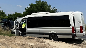Микробус с ученици катастрофира край Пловдив