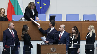 10 депутати от 