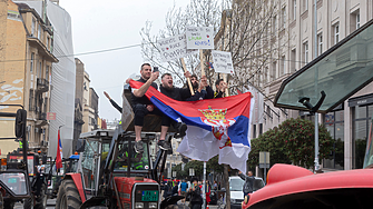 Кола се вряза в протестиращи в белградския квартал „Жарково“