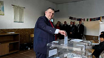 Изборите в Галиче - един човек пуска бюлетините. Печели ДПС - Ново начало