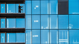 Пазарът на труда има огромен проблем. Ни напред, ни назад