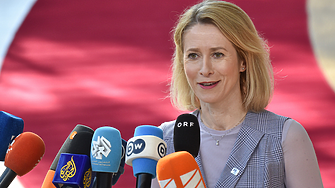 Не били €40 млрд., а €5 млрд. за Украйна. И не за военна помощ, а само за боеприпаси