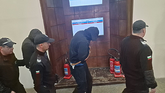 Душене и счупени с крак ребра... Арест и за двамата полицаи, убили