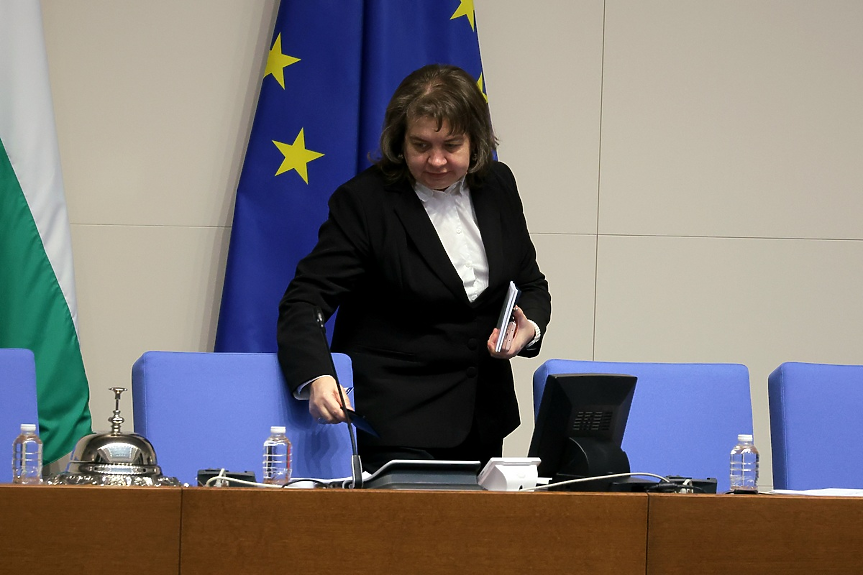 ДЕНЯТ В НЯКОЛКО РЕДА: Киселова - под натиск, Украйна и САЩ продължават преговорите