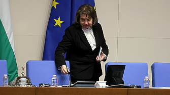 ДЕНЯТ В НЯКОЛКО РЕДА: Киселова - под натиск, Украйна и САЩ продължават преговорите