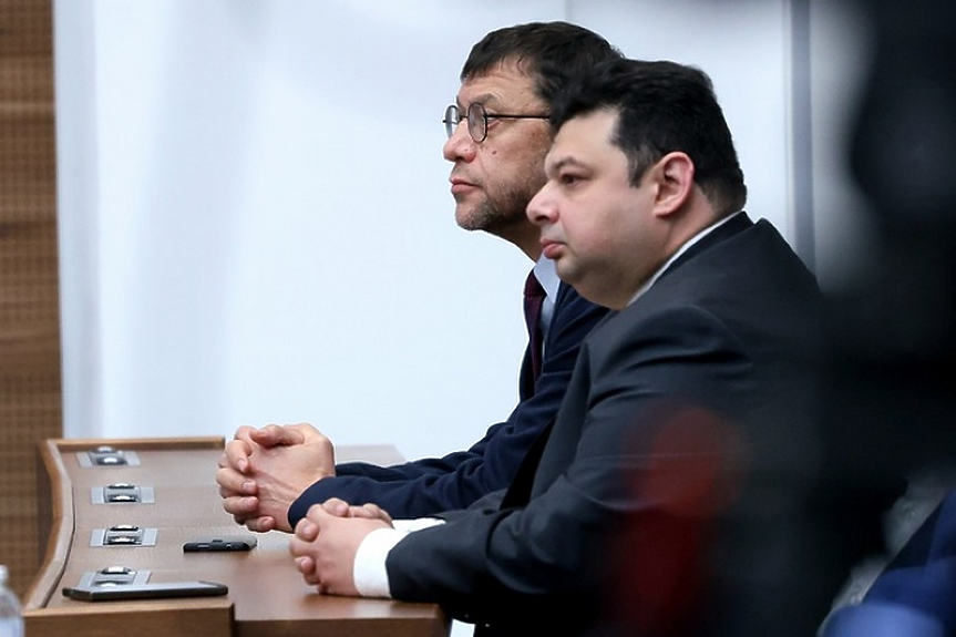 ДПС-Пеевски замести ДПС-Доган в мнозинството. Парламентът избра Орлин Колев за член на КС