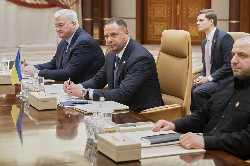 Украйна: Окупираните територии са украински, няма да се обезоръжаваме, няма да сме неутрални