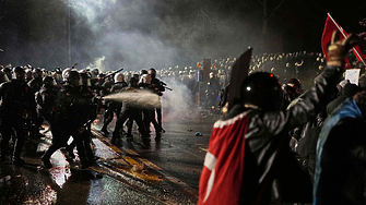 15 млн. гласуваха в подкрепа на Екрем Имамоглу. Поредна нощ на мощни протести срещу Ердоган