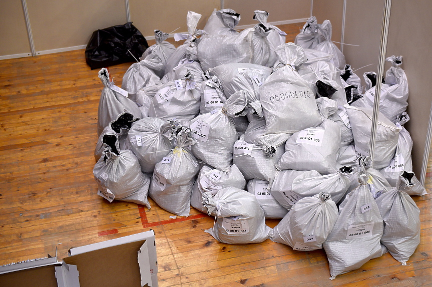 Как и в чия полза се манипулират избори в България