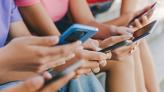 80% от децата създават първия си профил в социалните медии преди да навършат 12 години