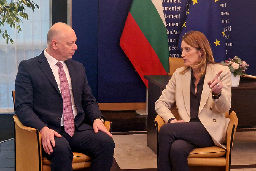 Мецола иска да пазим европейските служители у нас от атаки