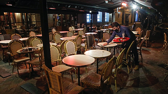 Заведенията затварят за няколко часа, още си искат ниския ДДС