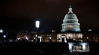 Тръмп обяви извънредно положение, за да има право да налага мита