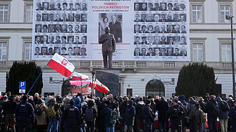 С крясъци и антиполски лозунги руснаци опитаха да спрат възпоменателна церемония за Лех Качински