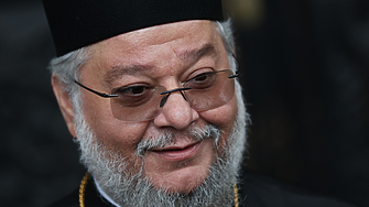 Старозагорският митрополит ще дирижира Дворжак в операта