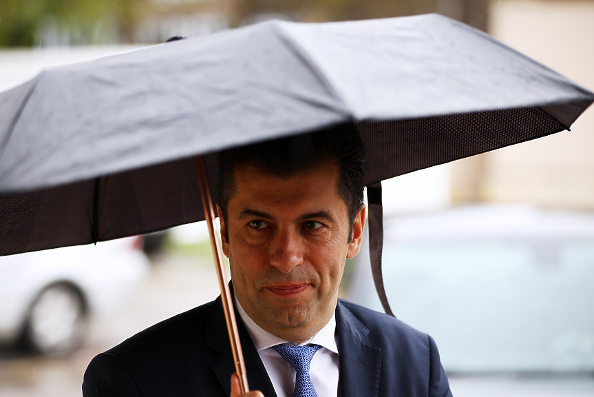 Кирил Петков е на свобода срещу гаранция от 10 000 лв. Прокуратурата му повдига обвинение