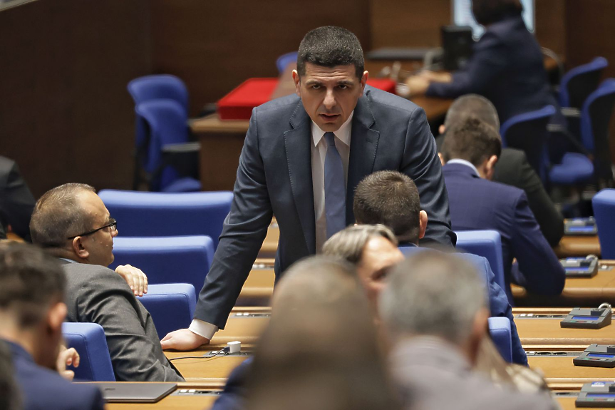 ПП-ДБ пита премиера: Защо България липсва от срещата в Париж за Украйна?