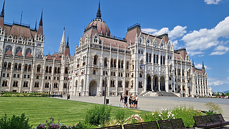 Кабинетът на Орбан ще лишава от унгарски паспорт двойни граждани, ако са 