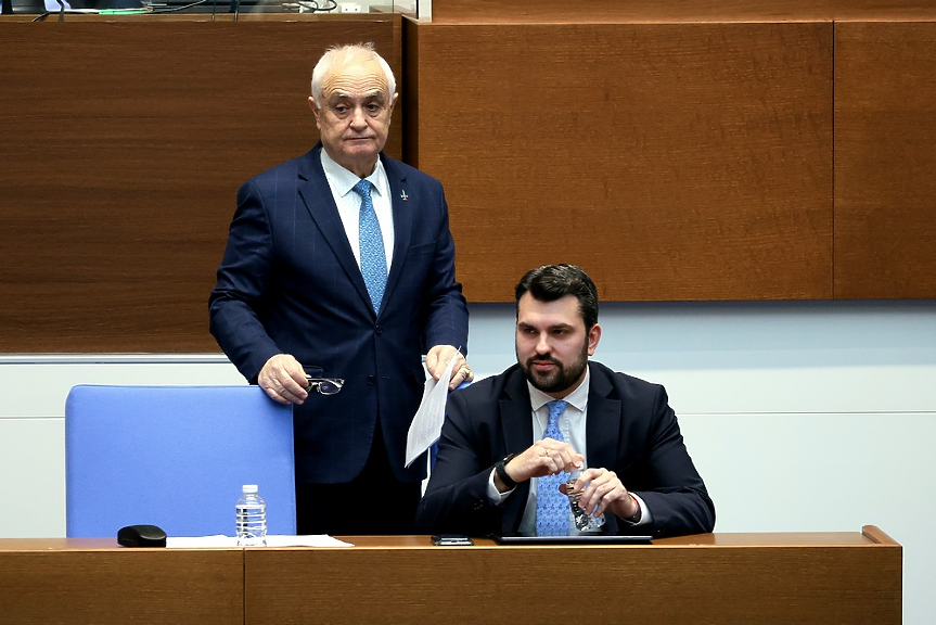 ДЕНЯТ В НЯКОЛКО РЕДА: без министъра ни в 