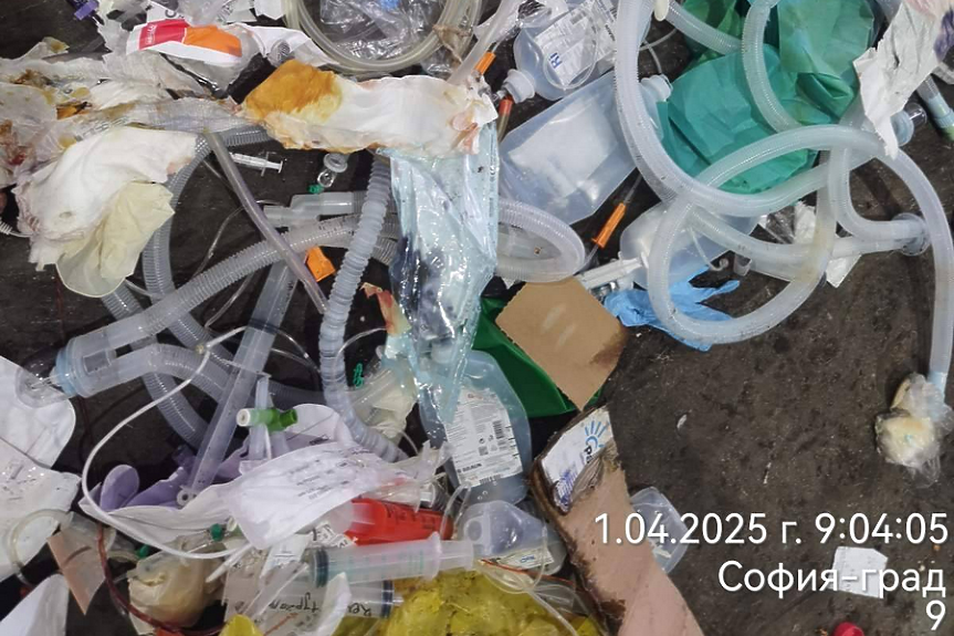 Скандал с боклука на столичните болници: общината спира да го приема