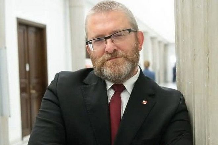 Евродепутат антисемит лишен от €10 500 дневни