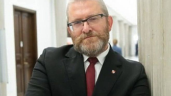 Евродепутат антисемит лишен от €10 500 дневни