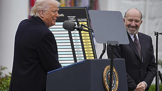 Тръмп: Мита срещу всички - 20% за ЕС, 34% за Китай, 37% за Сърбия...