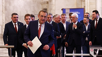 ДПС-Доган решава във вторник дали да се оттегли от мнозинството