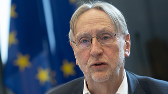 14 април: Европа отвръща на удара