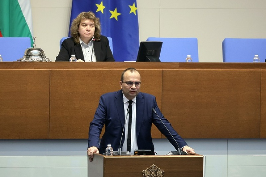 ПП-ДБ: За какво ще похарчите 7 млрд. лв. ? Премиерът: За това, което вие не направихте